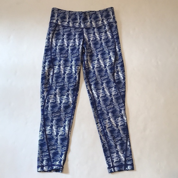 Vineyard Vines Watercolor Lines Printed Performance Leggings - Picture 11 of 11